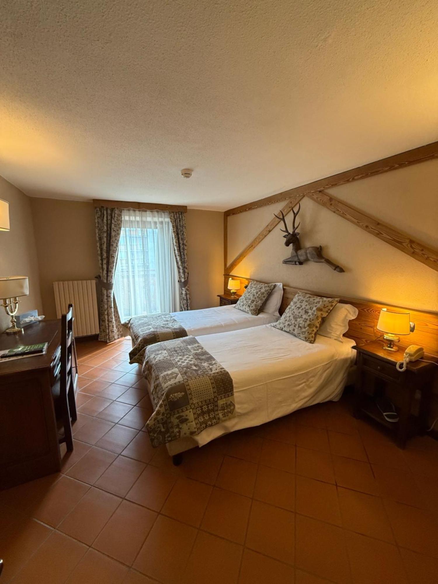Hotel Jumeaux Брей-Червиния Экстерьер фото