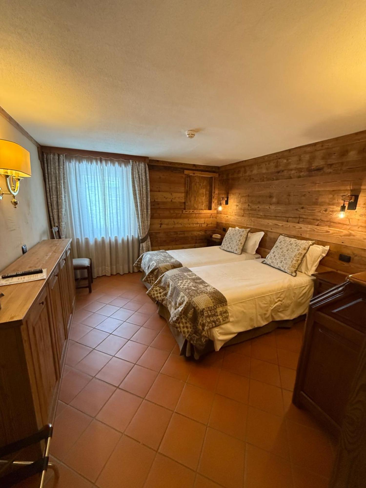 Hotel Jumeaux Брей-Червиния Экстерьер фото