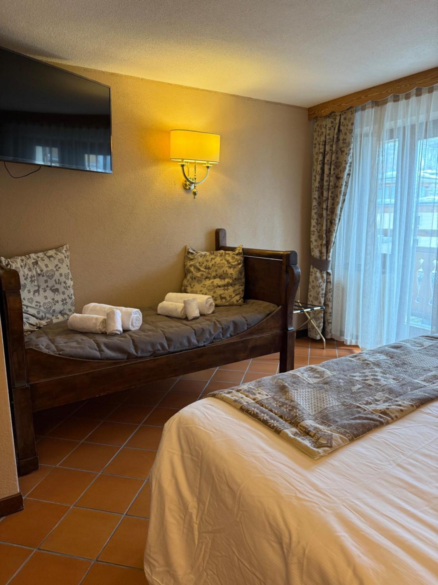 Hotel Jumeaux Брей-Червиния Экстерьер фото