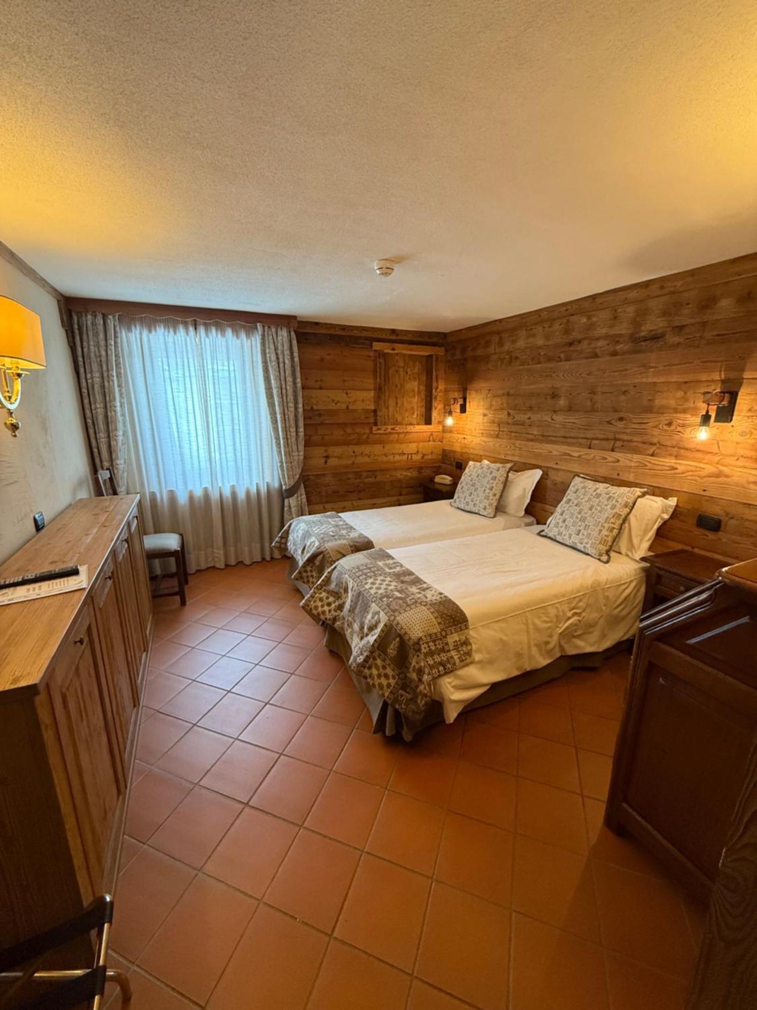 Hotel Jumeaux Брей-Червиния Экстерьер фото